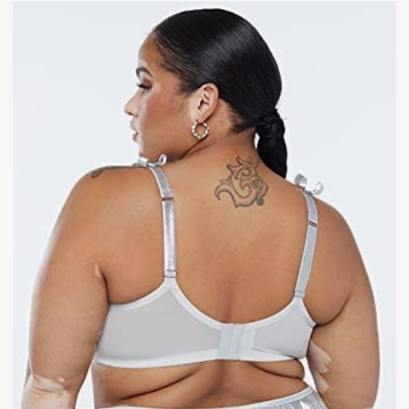 Savage X Fenty Silver Pleated Lamé Unlined Bra | Size 40DD | NWT !! - Picture 4 of 12